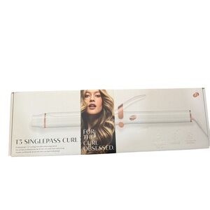 T3 SinglePass Curl professional curling iron with extra long barrel 1 1/4 "